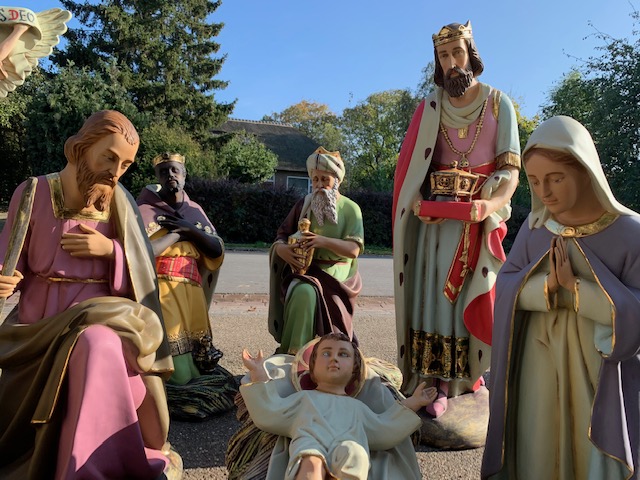 9  Nativity Set Suitable For Outdoor