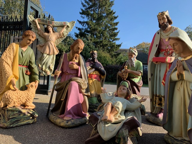 9  Nativity Set Suitable For Outdoor