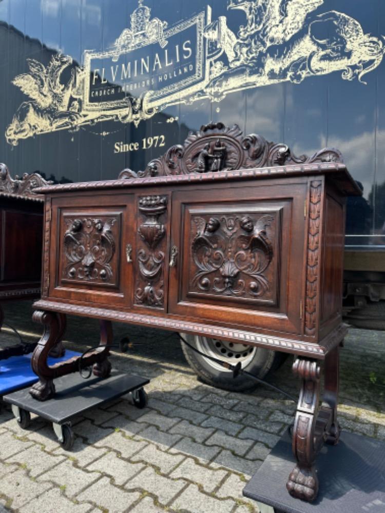 9 Tudor - Style Complete Spanish Dining Room Absolute Top Condition !