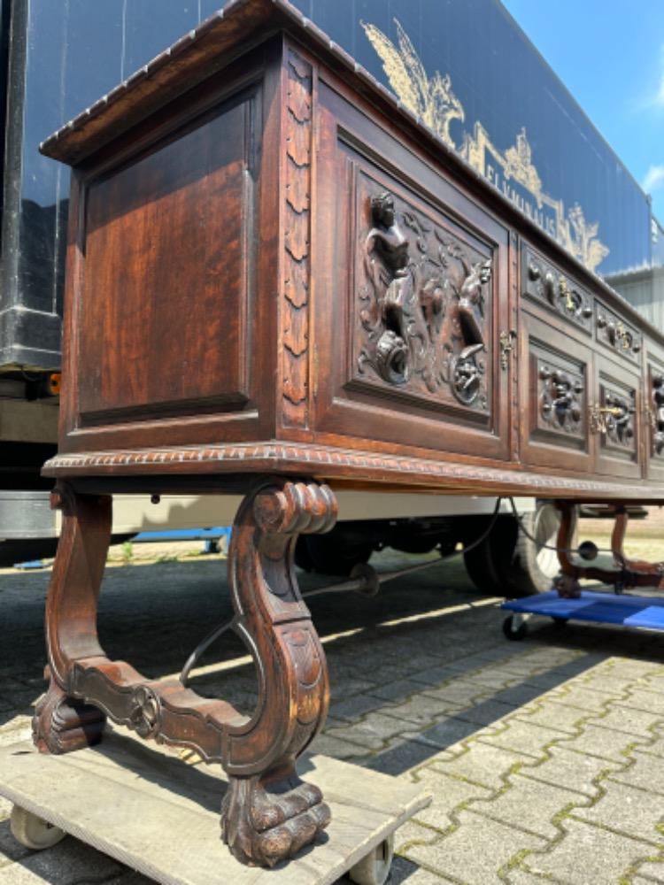 9 Tudor - Style Complete Spanish Dining Room Absolute Top Condition !