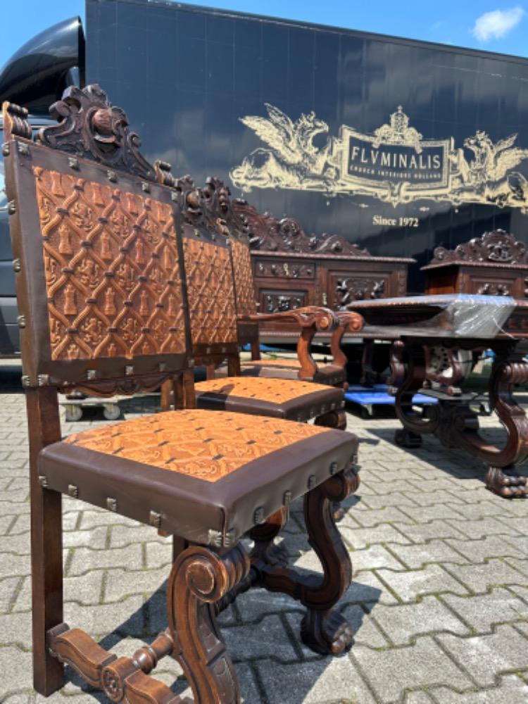 9 Tudor - Style Complete Spanish Dining Room Absolute Top Condition !