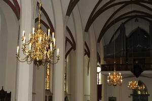 Delivery Of 4 Large Chandeliers For Antonius Abt Church Nijmegen Netherlands en Brass / Bronze, 19th century