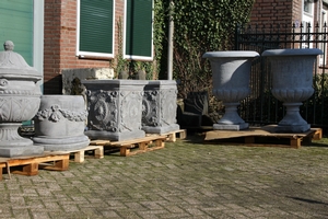 Garden Ornaments. All Kind Of Vases Statues And Stands en Concrete, New