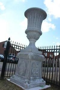 Garden Ornaments. All Kind Of Vases Statues And Stands en Concrete, New