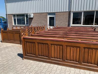 18 Pews With 6 Front Parts 10 Pews 335 Cm Sold ! style Gothic - Style en Oak Wood, Dutch 20th century