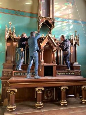 Dismantling Altar Antwerp Belgium November 2019 style Gothic - style en Oak wood, Belgium 19th century