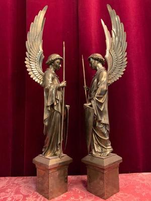 Pair Of Matching High Quality Full Bronze Angels  style Gothic - style en Full Bronze, Belgium 19 th century ( Anno 1865 )