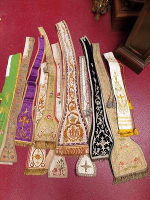 Great Number Of Hundreds Of Stoles, Maniples, Chalice - Veils Embroidered / Brocade Only For Sale In Lots en Fabrics, Netherlands / Belgium 19 th century