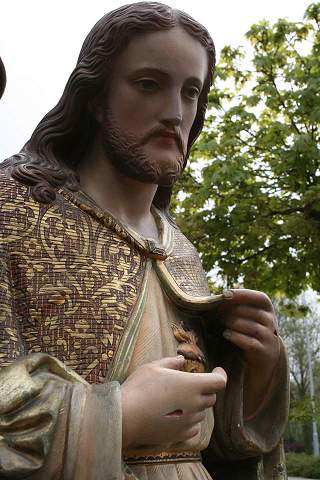 H.HEART STATUE PLASTER POLYCHROME