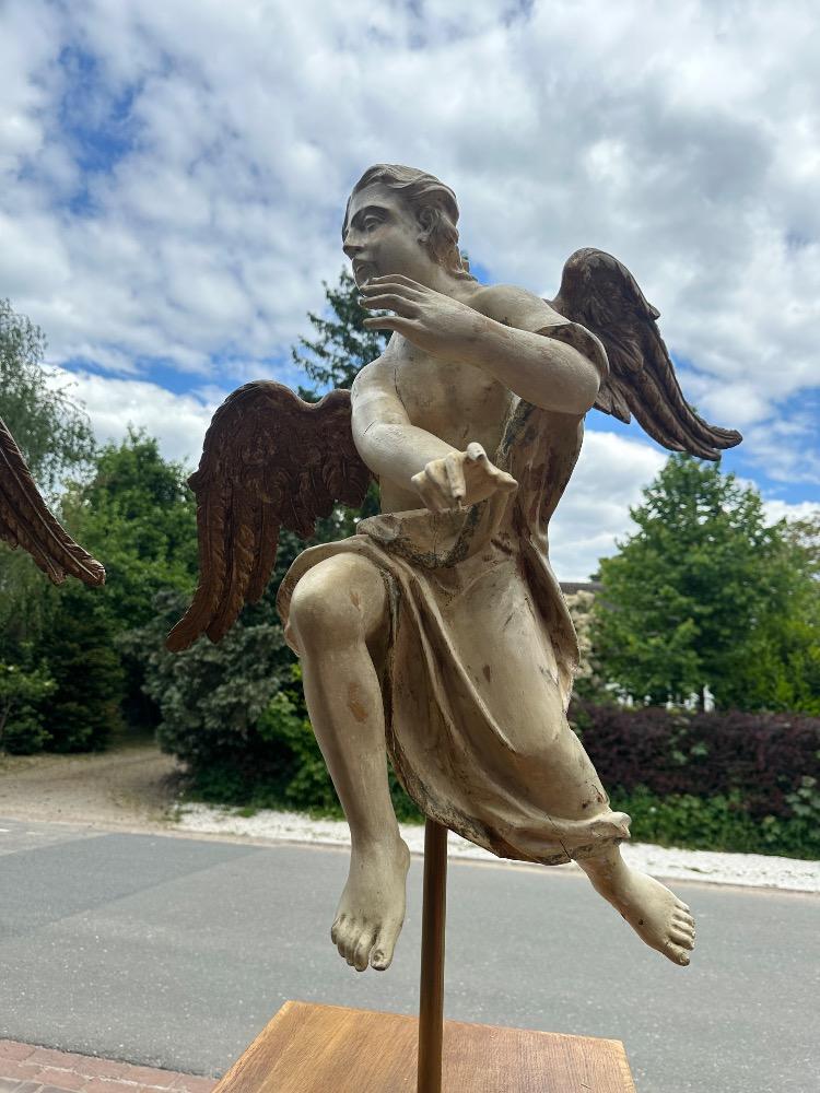 Pair Baroque - Style Angels