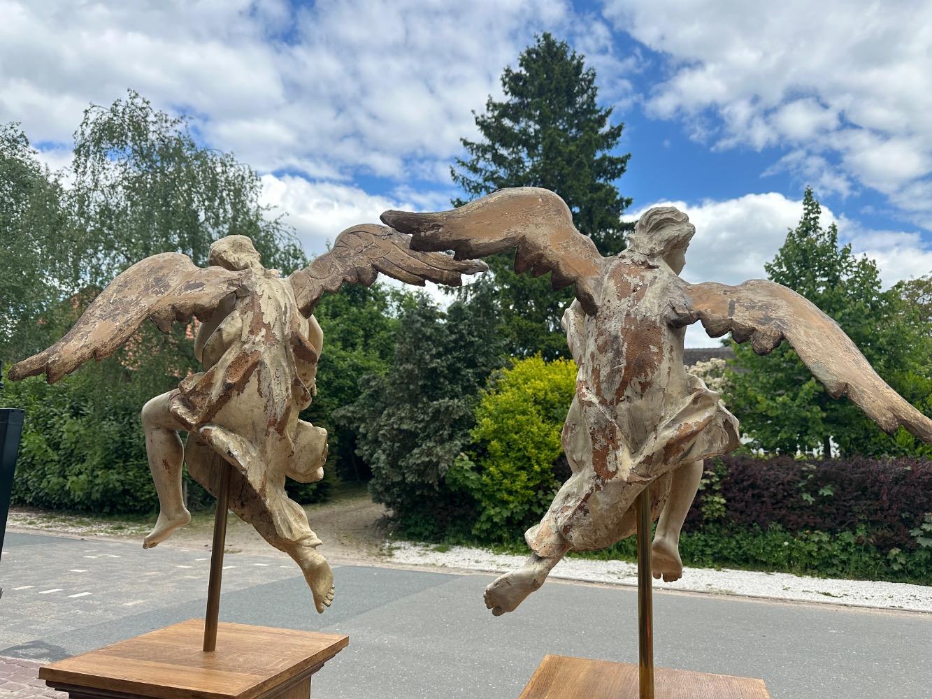 Pair Baroque - Style Angels