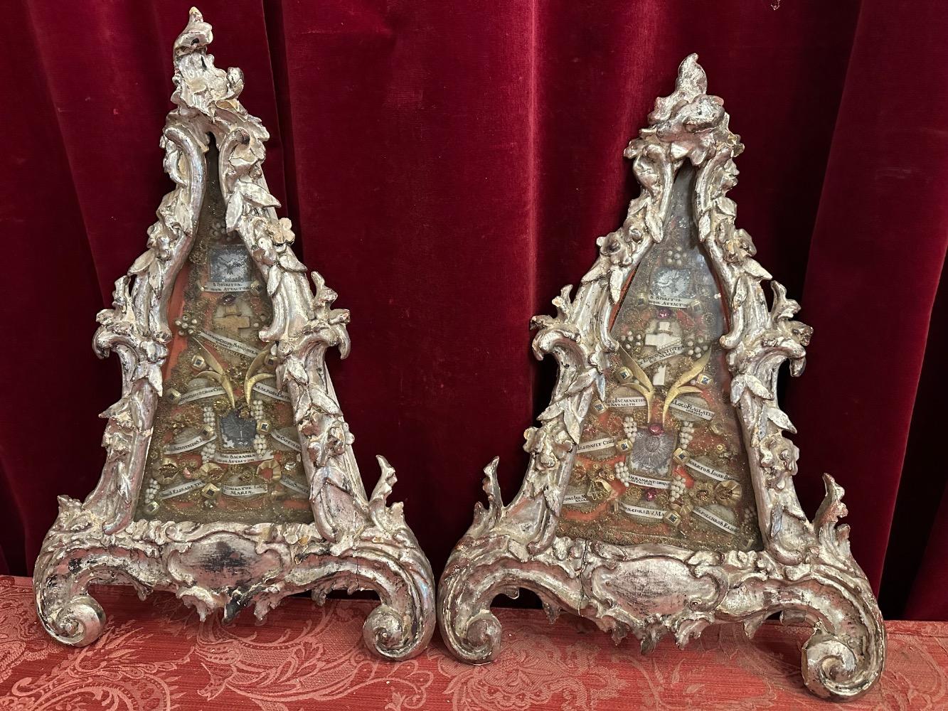 Pair Baroque - Style Matching Important - Reliquaries Containing Relics : Bmv - Cross Of Jesus - Place Of Birth Joannes Baptist. House Of St. Elisabeth Etc.