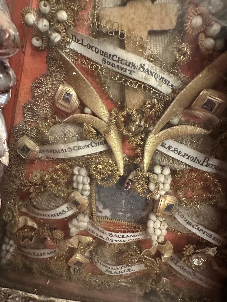 Pair Baroque - Style Matching Important - Reliquaries Containing Relics : Bmv - Cross Of Jesus - Place Of Birth Joannes Baptist. House Of St. Elisabeth Etc.