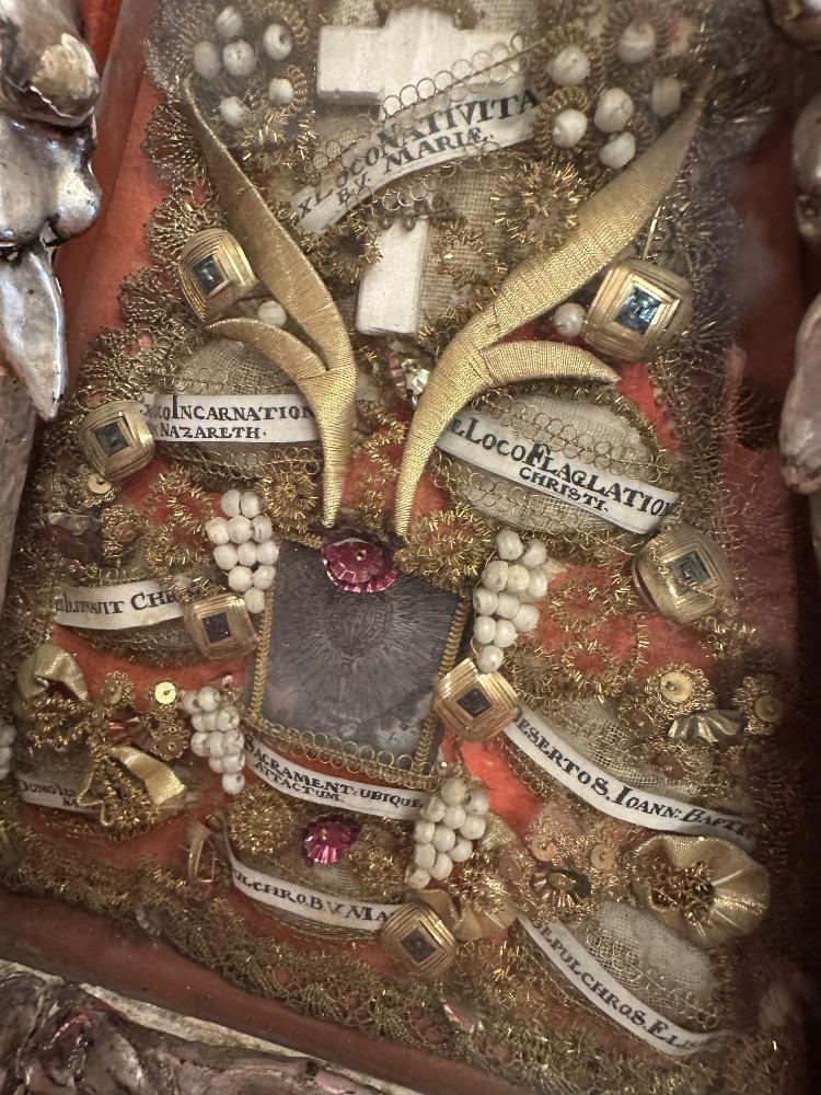 Pair Baroque - Style Matching Important - Reliquaries Containing Relics : Bmv - Cross Of Jesus - Place Of Birth Joannes Baptist. House Of St. Elisabeth Etc.