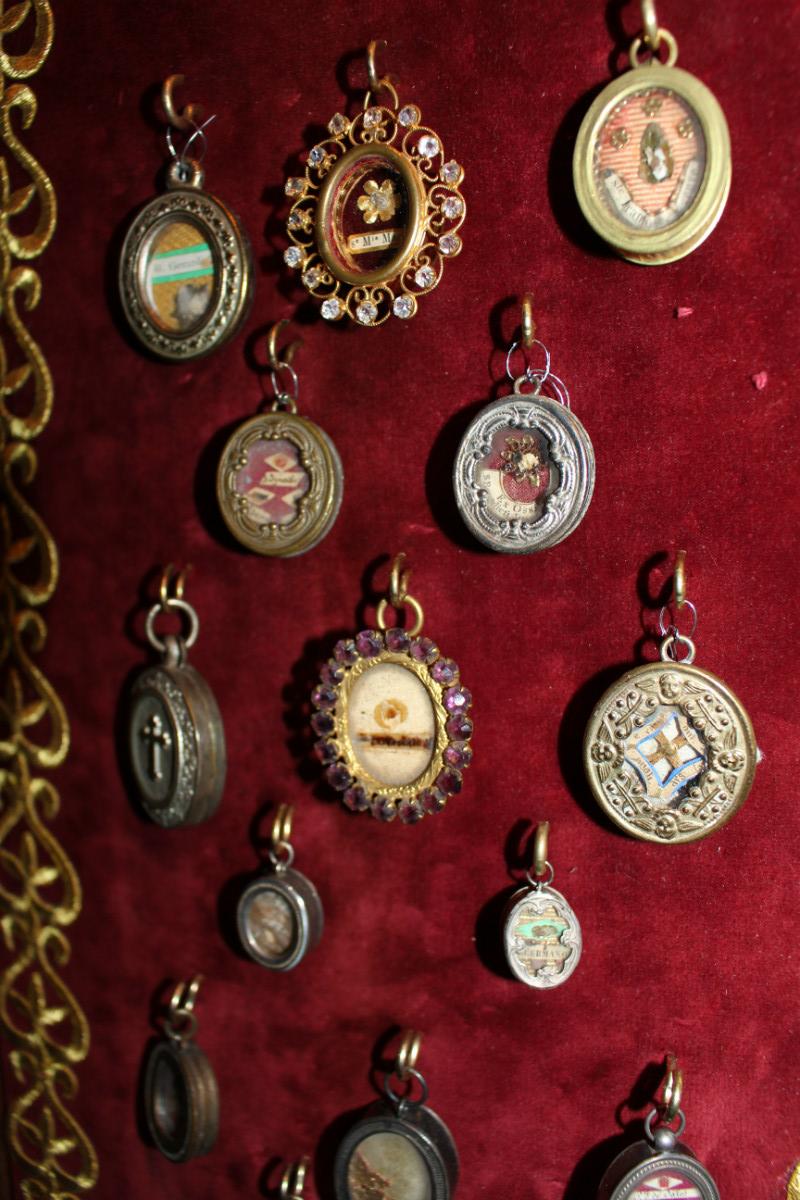 Pair Gothic Matching Relic Shrines Containing Pair Of Hand - Carved Reliquaries ( Each 3 Relics ) And 58 Originally Sealed Relics  ( 20 Full Silver Theca S).