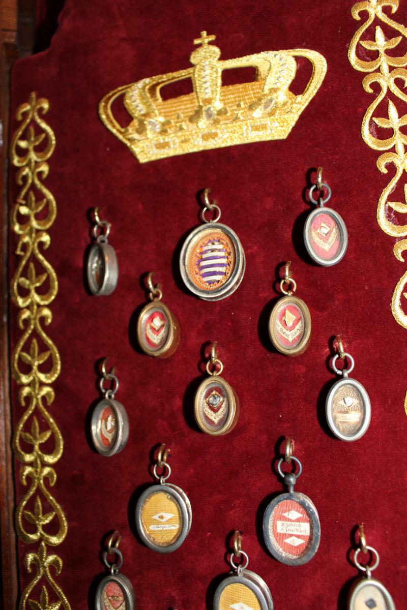 Pair Gothic Matching Relic Shrines Containing Pair Of Hand - Carved Reliquaries ( Each 3 Relics ) And 58 Originally Sealed Relics  ( 20 Full Silver Theca S).