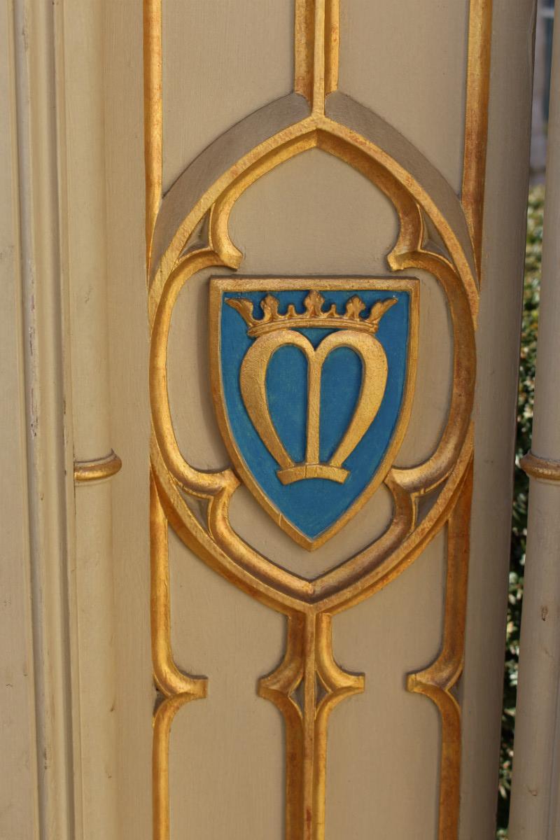 Pair Gothic Statue Stands