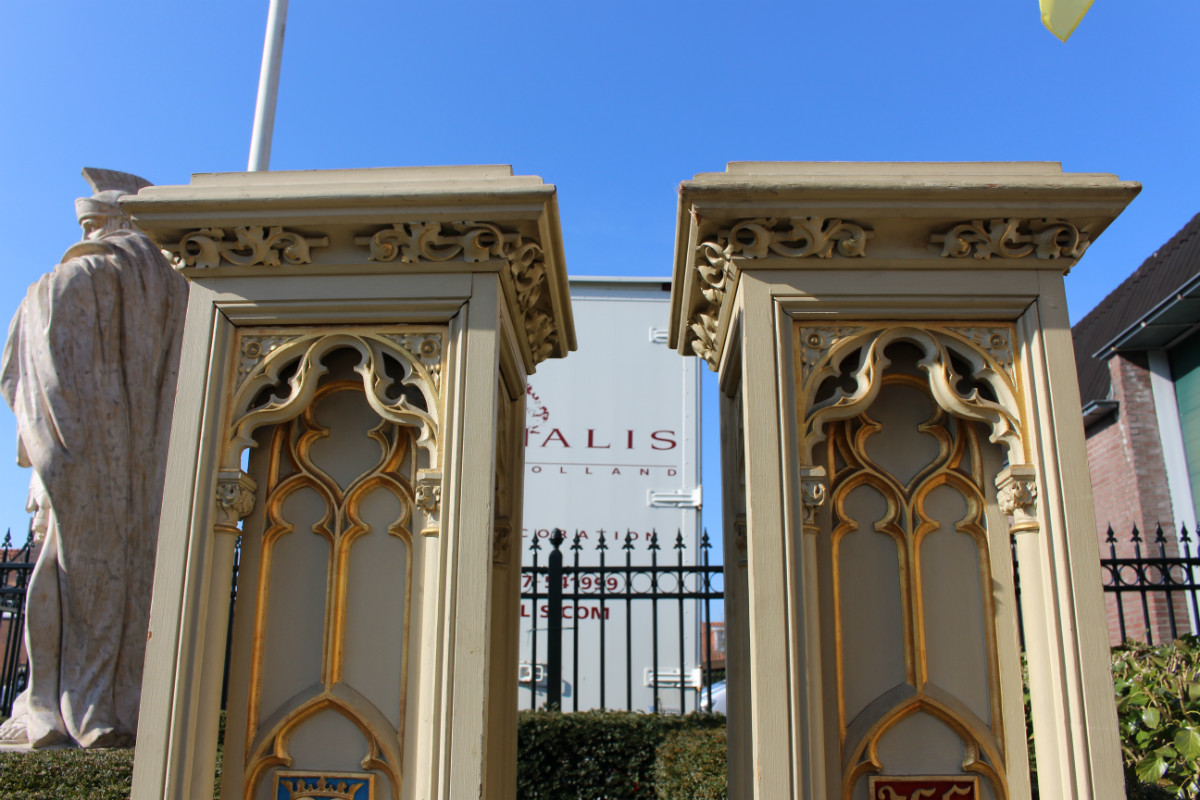 Pair Gothic Statue Stands