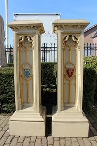 Statue Stands style Gothic en wood polychrome, Belgium 19th century