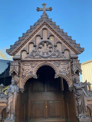 Matching Exceptional Confessionals  style Gothic - style / Romanesque en Oak wood, Roeselare St. Amandus Church Belgium 19 th century ( Anno 1865 )