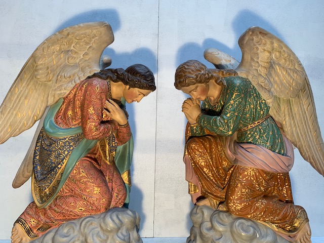 Pair Gothic - style Angels