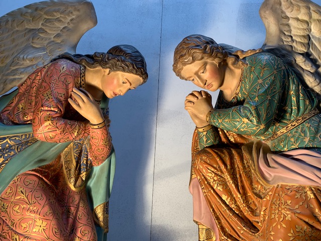 Pair Gothic - style Angels