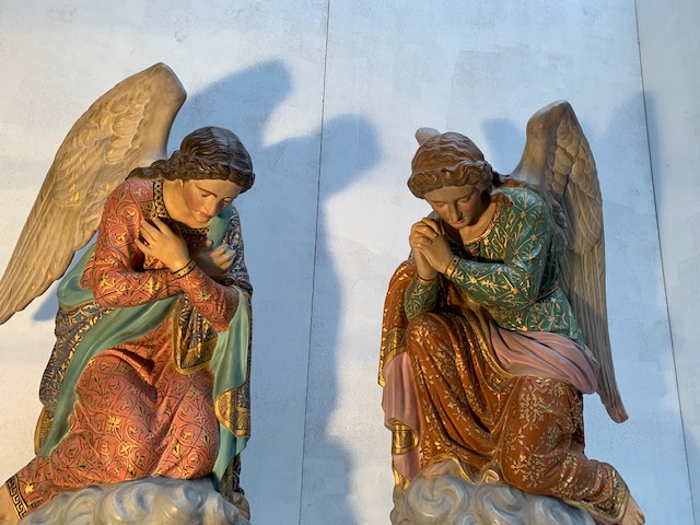 Pair Gothic - style Angels