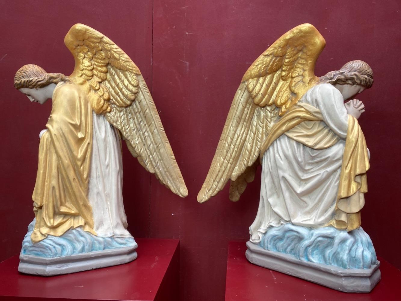Pair Gothic - style Angels