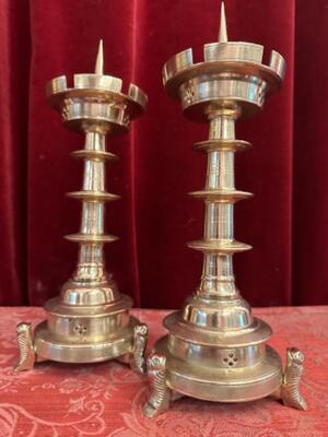 Candle Holders Measures Without Pin style Gothic - Style en Bronze Gilt, Belgium  19 th century ( Anno 1865 )