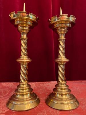 Candle Holders Measures Without Pin style Gothic - style en Brass / Bronze / Gilt, Belgium  19 th century