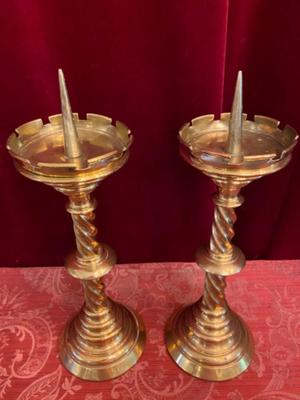 Candle Holders Measures Without Pin style Gothic - style en Brass / Bronze / Gilt, Belgium  19 th century