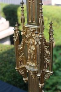 Candle Sticks Measures Without Pin style Gothic - style en Brass / Bronze, France 19th century