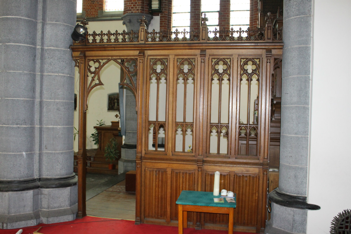 Pair Gothic - style Church Screens. Expected !