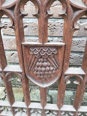 Communion Rails Total Lenght : 331 Cm. style Gothic - style en WOOD OAK, Belgium 19th century (anno 1880)