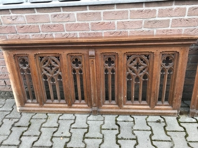 Communion Rails Total Lenght: 334 Cm. style Gothic - style en Oak wood, Belgium 19th century ( anno 1880 )