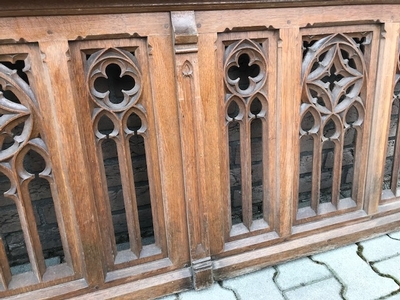 Communion Rails Total Lenght: 334 Cm. style Gothic - style en Oak wood, Belgium 19th century ( anno 1880 )