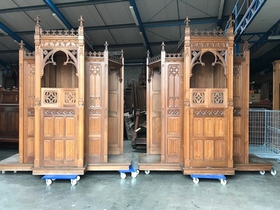 Confessionals style Gothic - style en Oak wood, Belgium 19th century