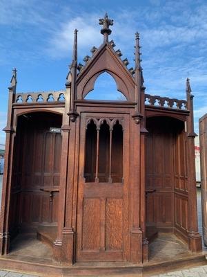 Confessionals style Gothic - style en Oak wood, ANTWERP – BELGIUM    19th century