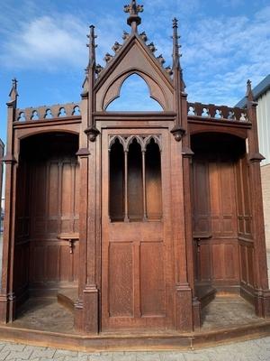 Confessionals style Gothic - style en Oak wood, ANTWERP – BELGIUM    19th century
