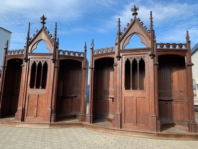 Confessionals style Gothic - style en Oak wood, ANTWERP – BELGIUM    19th century