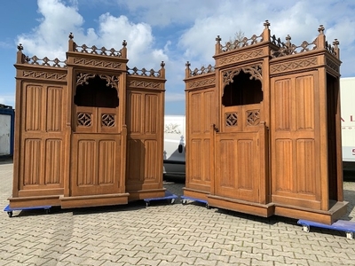 Confessionals style Gothic - style en Oak wood, Belgium 19th century