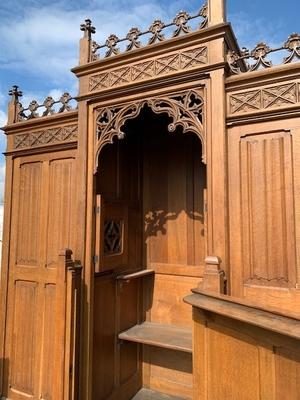 Confessionals style Gothic - style en Oak wood, Belgium 19th century