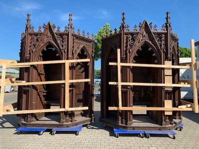 Confessionals style Gothic - style en Oak wood, Belgium 19th century