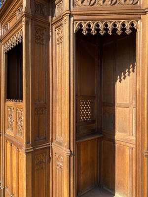 Confessionals  style Gothic - style en Oak wood, Belgium  19 th century ( Anno 1885 )