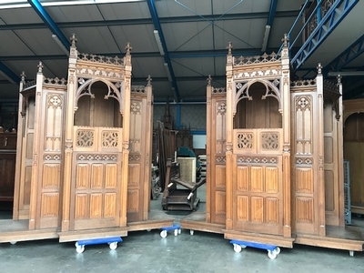 Confessionals style Gothic - style en Oak wood, Belgium 19th century