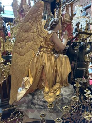 Exceptional Angels style Gothic - Style en Made out of wood-pap, totally gold-leaf covered., France 19 th century