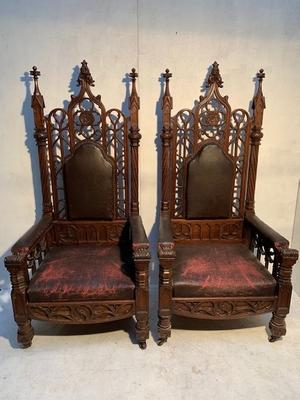 Exceptional Thrones  style Gothic - style en Walnut wood, France 19th century ( anno 1865 )