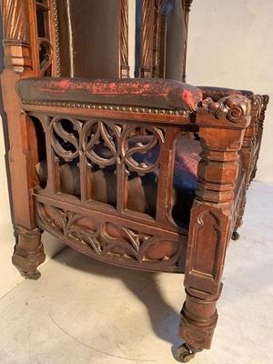 Exceptional Thrones  style Gothic - style en Walnut wood, France 19th century ( anno 1865 )