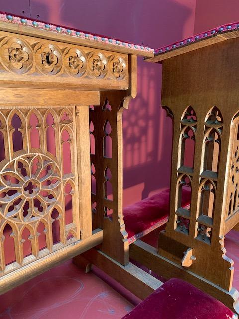 Pair Gothic - style Kneelers