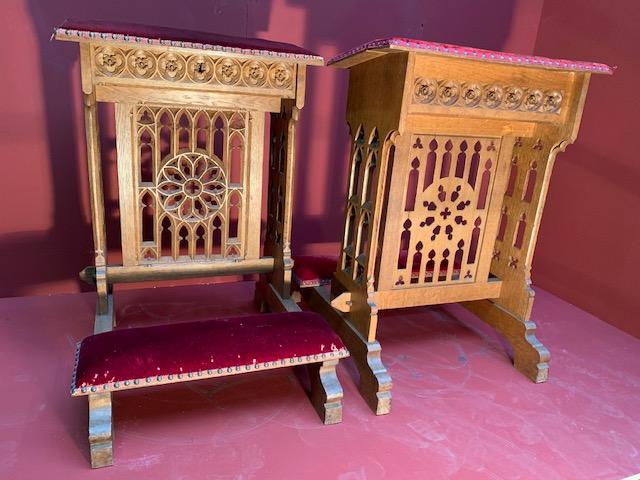 Pair Gothic - style Kneelers